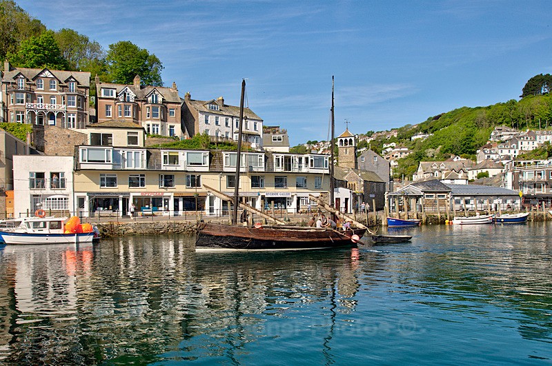 Lugger Looe sailing out to sea - Looe