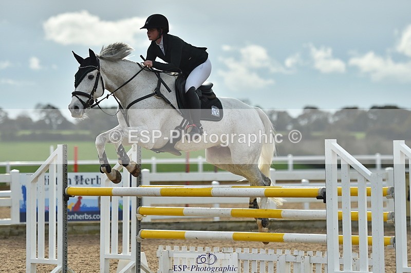 231111A-132206-02117 - Cls 12 Newcomers & 1.10m Open