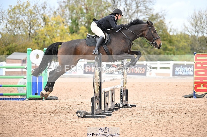 251022-141846-00628 - Cls 6 Snr Foxhunter 1.20m