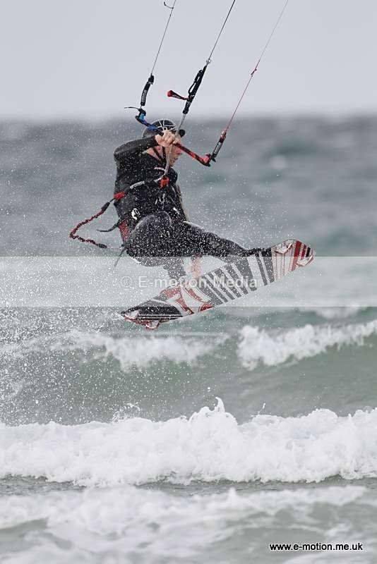 KS 020510-86 - Kite Surfing