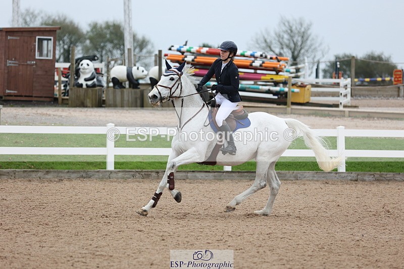 241101A-133730-02162 - FRI Cls 6 Foxhunter and 1.20m Open