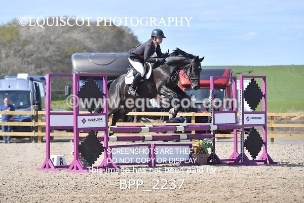 BPP_2237 - CLASS 22 SUN Senior BritiNovice/ 90cm Open