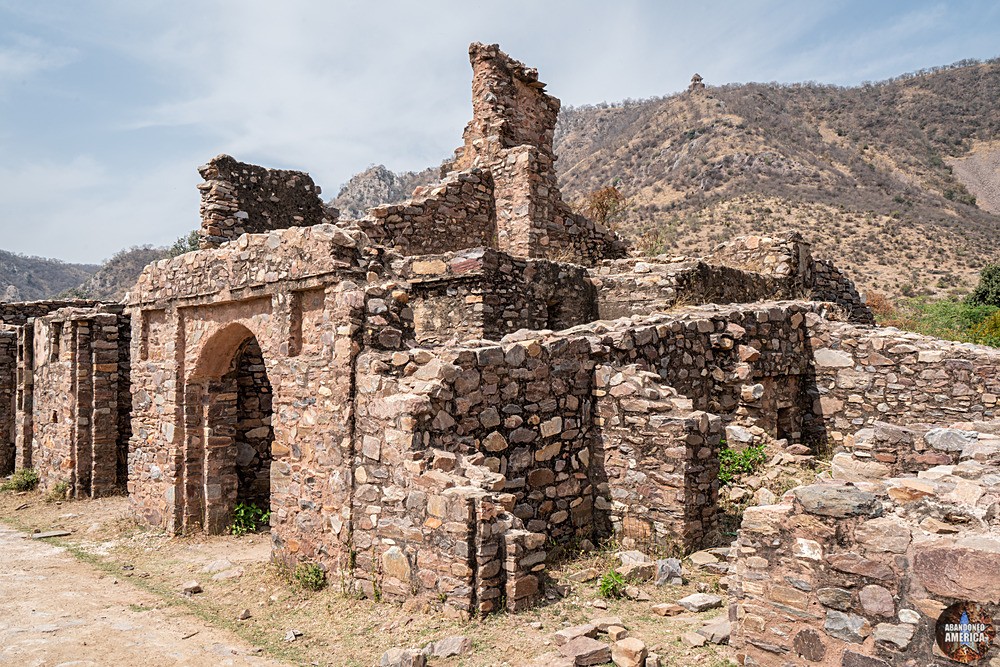 Abandoned Bhangarh Fort, India | Town Ruins - ABANDONED INDIA