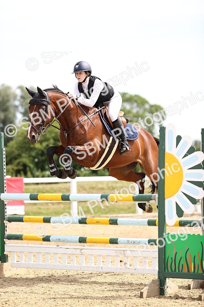 SBM_000533 - Class 15 - Redpost Equestian Senior Foxhunter - 1.20m