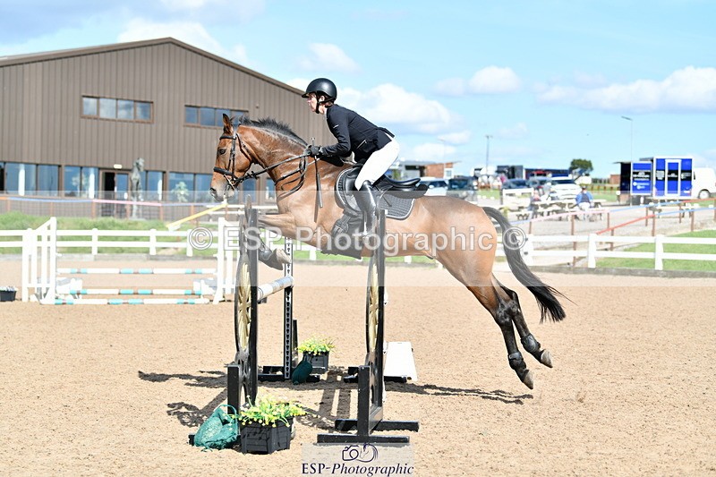 240913A-142048-04696 - Cls 24 1.05m Amateur Qualifier