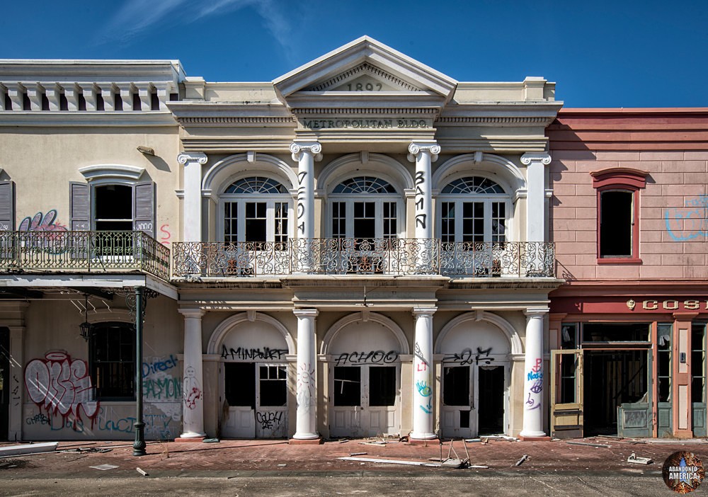 Abandoned Six Flags | Main Street Metropolitan Building - Six Flags New Orleans