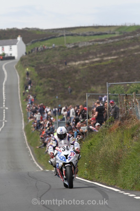 Paul Shoesmith BMW / Ice Valley by Motorsave Trade - Pokerstars Senior TT