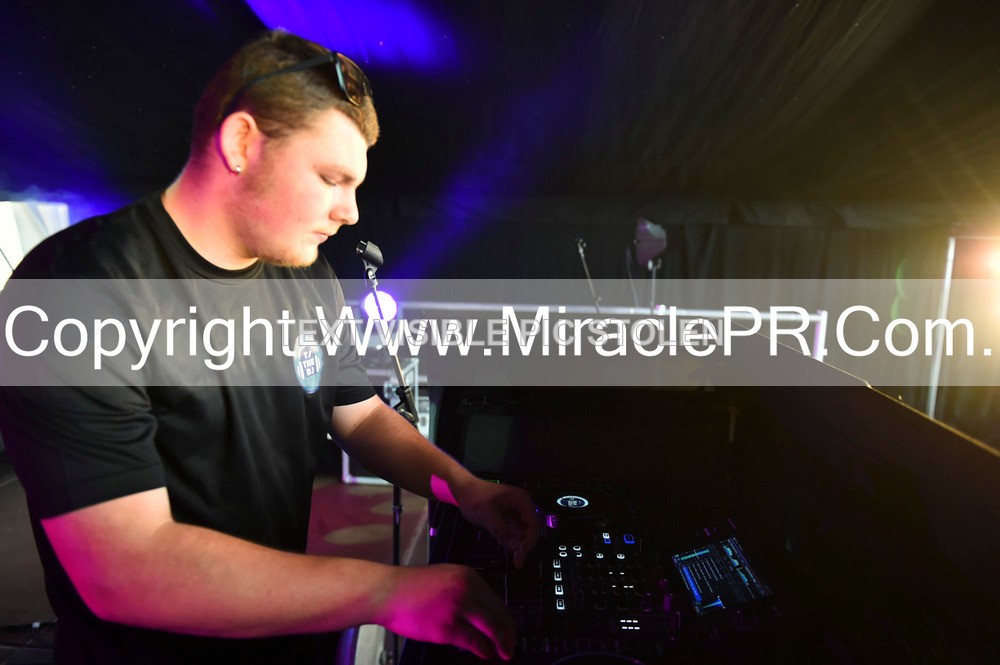 SH4_9926 - Tj the DJ