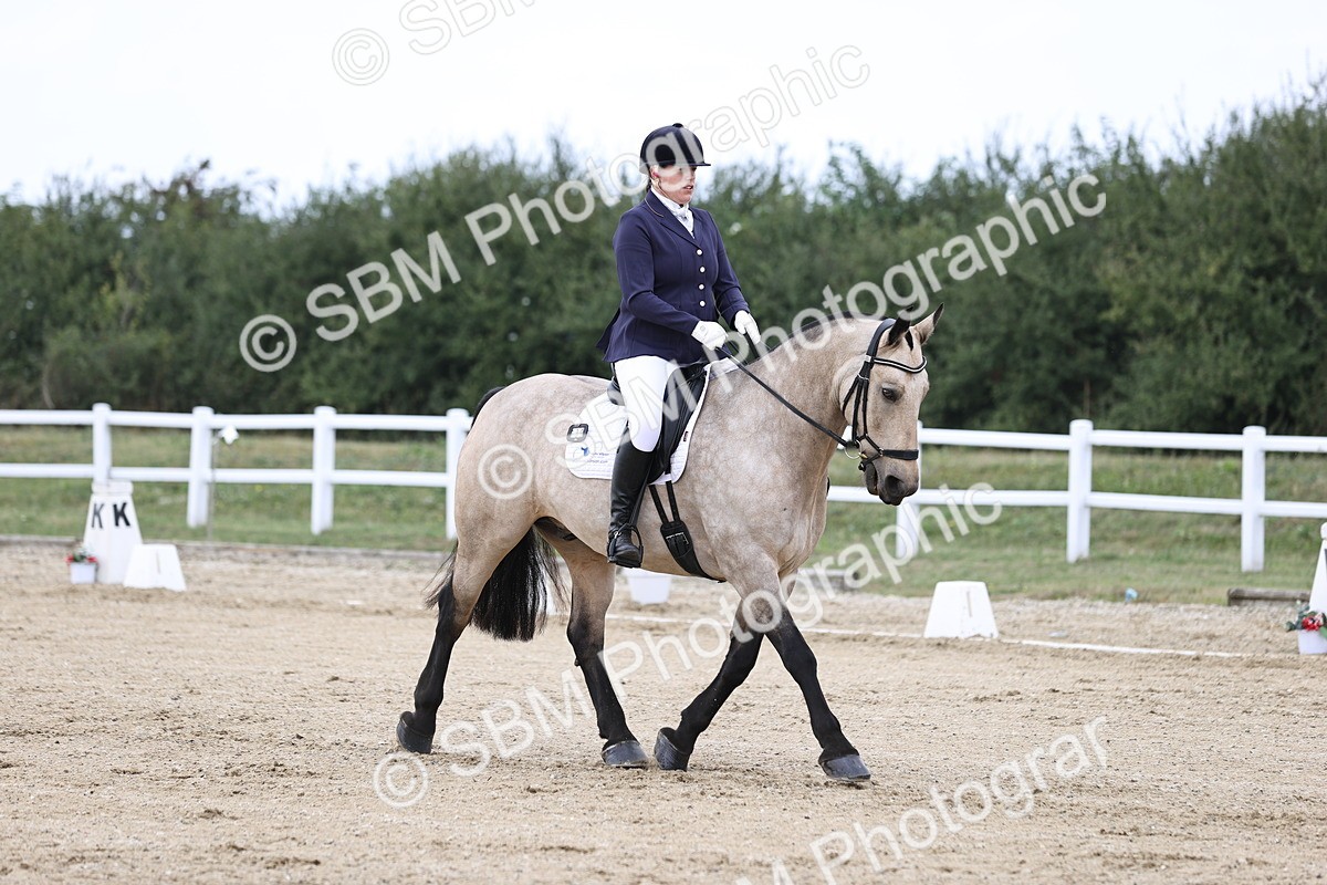 SBM_017899 - Class 14 - Novice 23 - 15.16-16.19