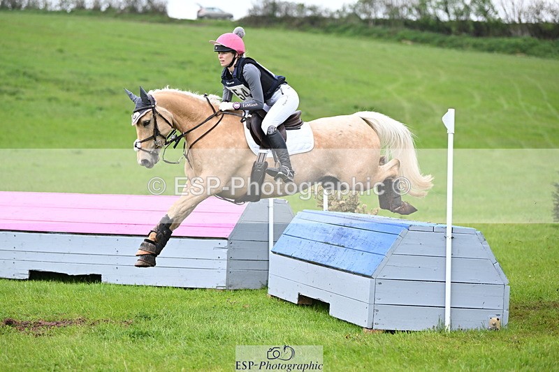 250419-105504-08696 - 554-Lauren.Reason-MERLYNS.CUSTARD.CREAM