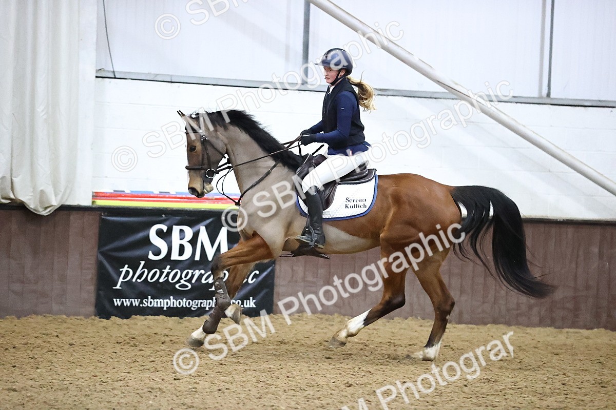 SBM_010101 - Class 25 - Equestrian Senior Foxhunter 1.20m