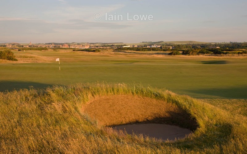Old Course 8th greenside bunker par 3 - St Andrews Old Course Hole-by-Hole