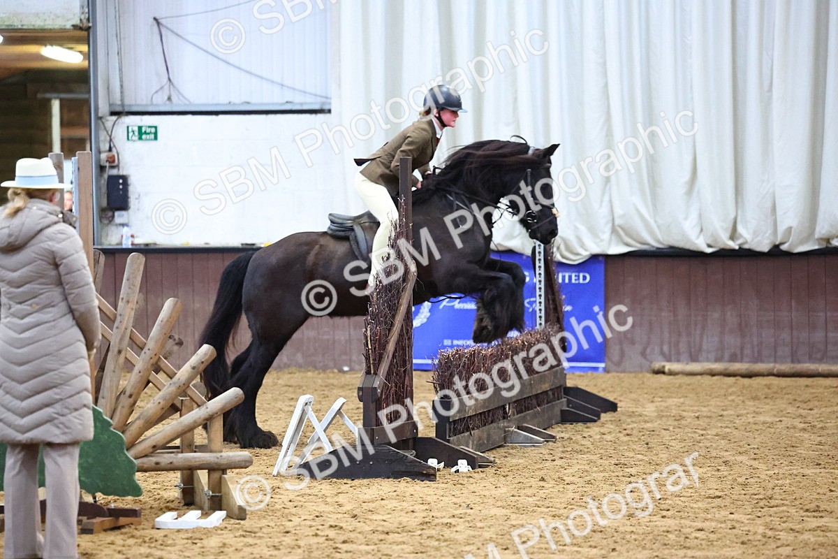 SBM_003031 - Class 35 - 60cm Training Stakes