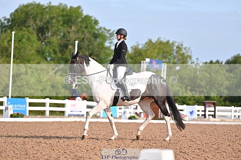 240817A-091022-06518 - 109-Michelle.Head-Alvescot.Winning.Mood