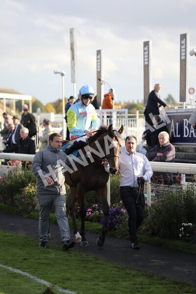 yr07102022r6-8 - Race 6 5.00pm William Hill Lengthen Your Odds EBF Novice Stakes