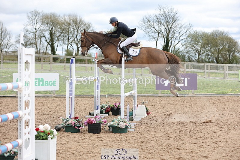 240419A-124528-07418 - Cls 6, 2 Star Medium Tour 1.35m