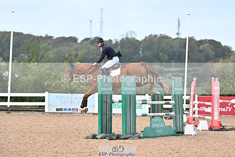 261014-123904-00443 - Cls  05 Snr Newcomers & 1.10m Open
