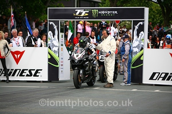  - Senior Race - TT 2010