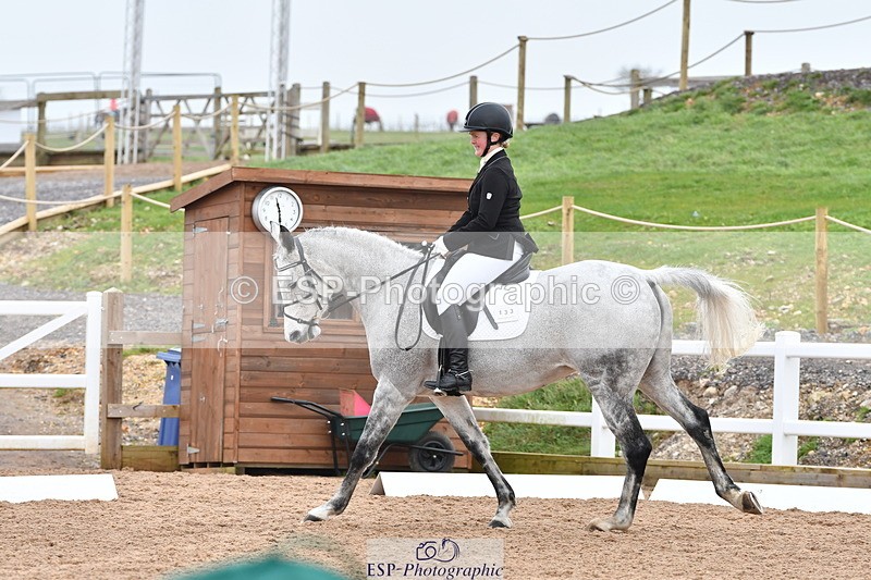 240121A-112956-00568 - Cls 5 Novice 37A