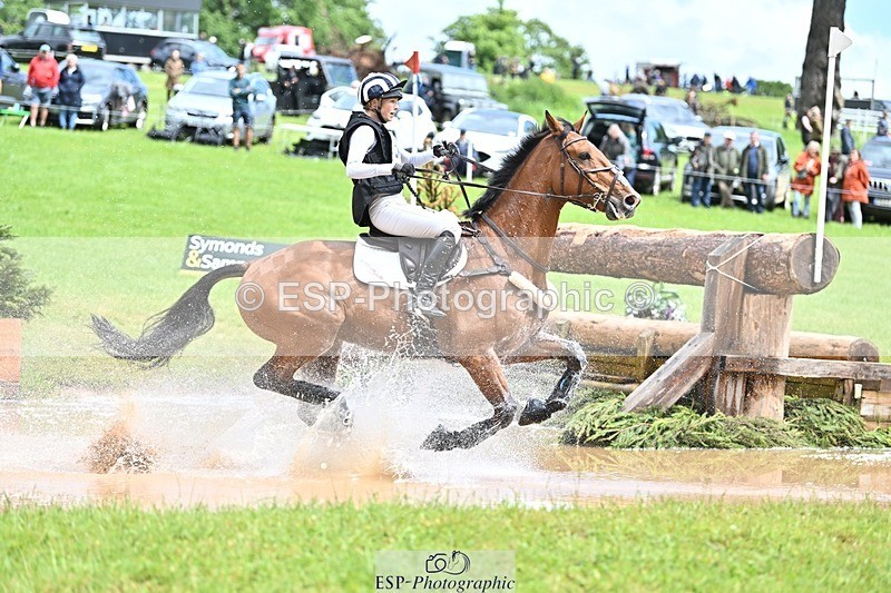 240526-141645-23868 - 501-BRUNO_FG-Edie_Campbell