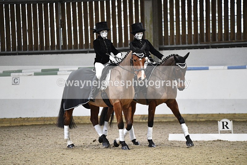 WJ5_9733 - Time 13:04 to 13:41 Fancy Dress DTM