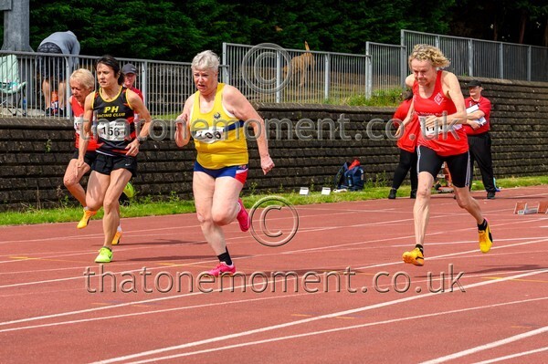 CEM26-912693 - Track Female Set One
