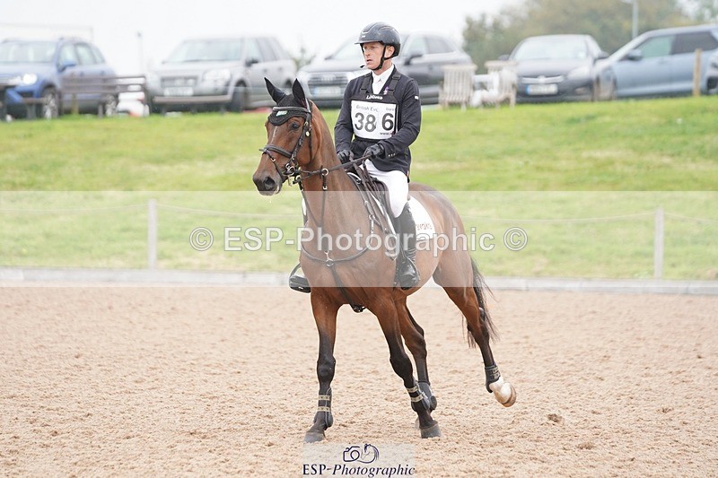 240901A-105412-06454 - 386-Aaron.Millar-MILOTHAGO