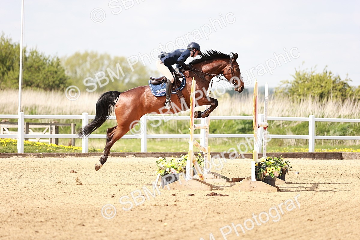  - Class 26 - Senior Foxhunter - 1.20m