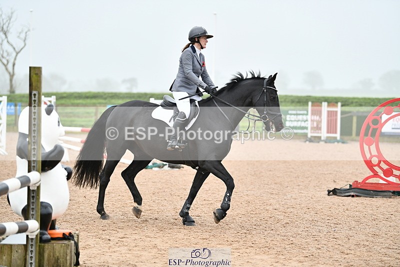 241102A-113256-04322 - SAT Cls 9 British Novice and 90cm Open