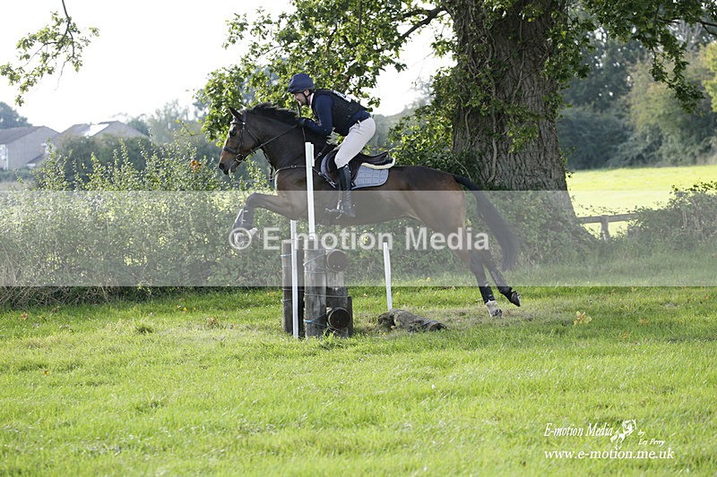  WWHT 171021 3520 - Intermediate Pairs (0.90m)  17/10/21