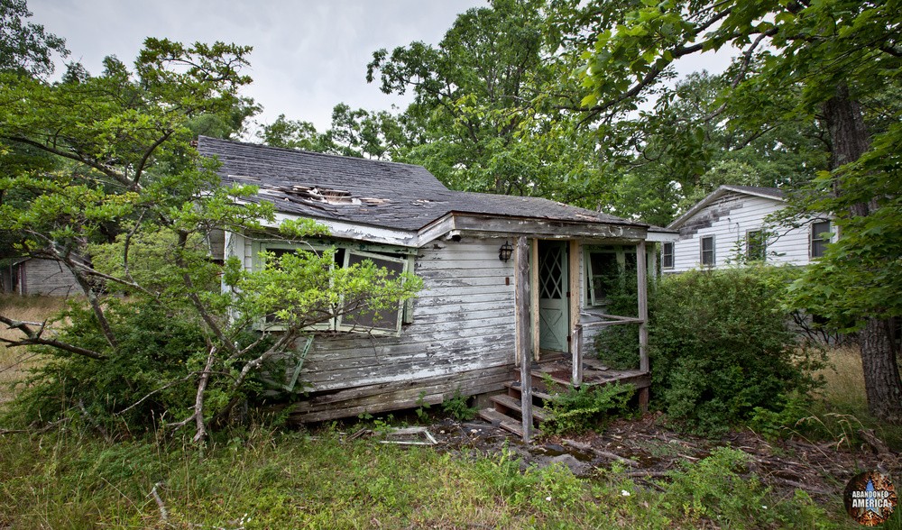 Harmony House Resort - Photographs by Matthew Christopher Murray of Abandoned America