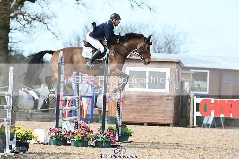 250328-125209-01072 - Cls 3 Snr Foxhunter