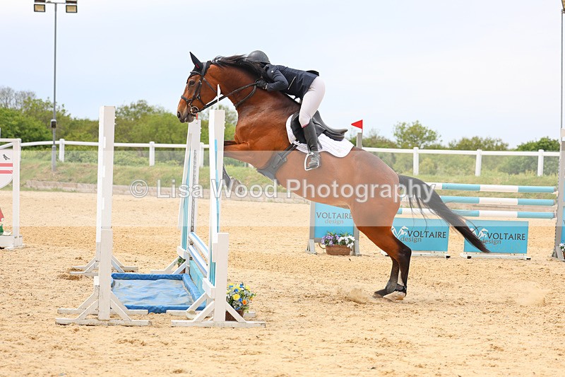 3E7A9426 - Class 8: Senior Newcomers/1.10m open
