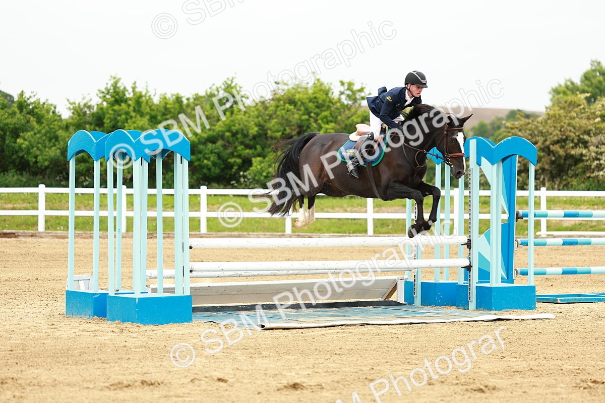 SBM_000951 - Class 4 - Senior Newcomers - 1.10m