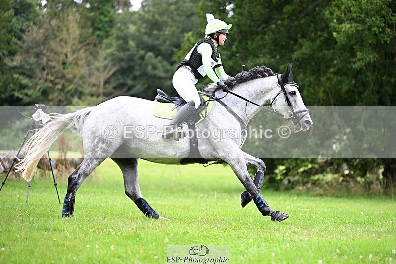 240803-120406-03068 - 017-Caitlyn_Faull-PENNINEVIEW_SUMMER