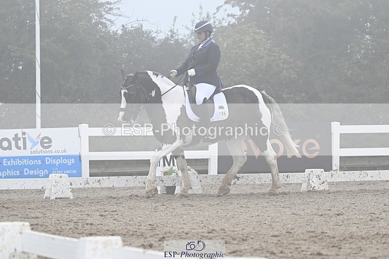 250907-150218-09015 - 106-Lucy.HamblettGalliano.Gold.Dust