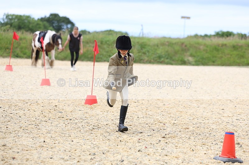 3E7A0128 - Egg and Spoon