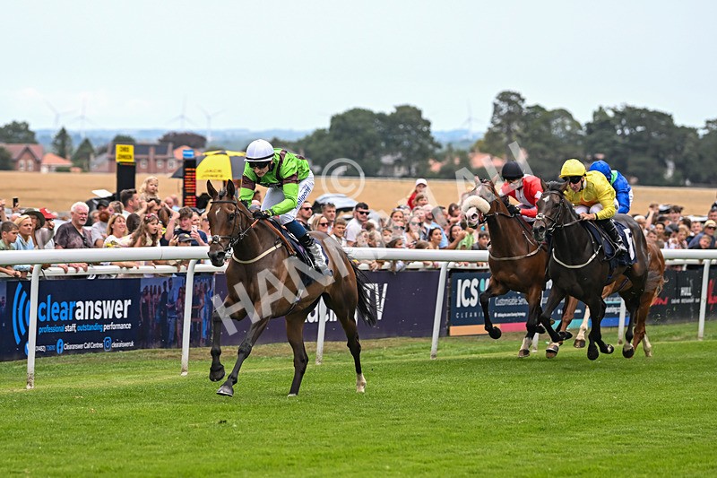 290725-Race 2-Queen Roslyn-9768 - Race 2