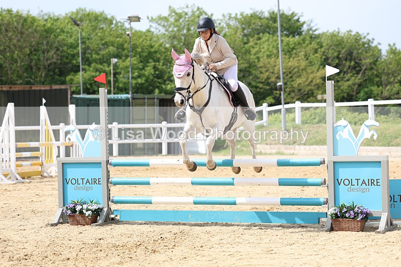 3E7A8803 - Class 4: Senior British Novice/90cm open