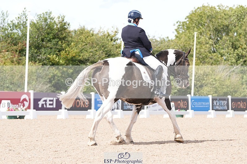 250906-134922-03400 - 106-Lucy.HamblettGalliano.Gold.Dust