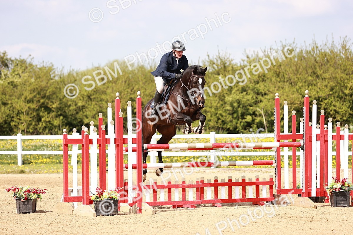  - Class 26 - Senior Foxhunter - 1.20m