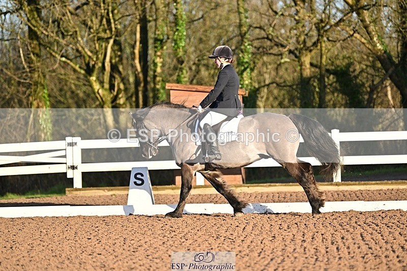 241214-093522-00975 - 117-Janine.Paterson-Pottertonpark.Mulreesh