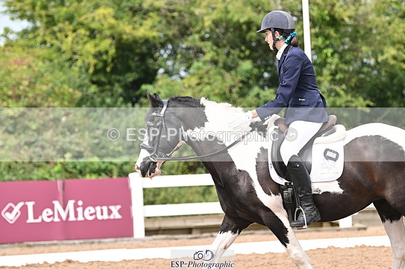 240817A-122616-08292 - 278-Chloe.Matravers-Fancy.pants