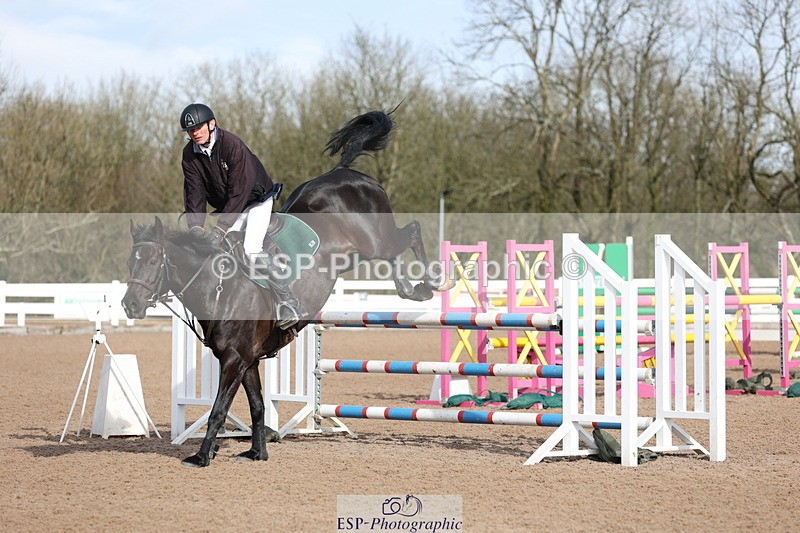 240223A-112659-00851 - Cls 4 Snr 1.05m Open