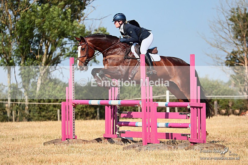 BESJ 160726 278a - Equestrian