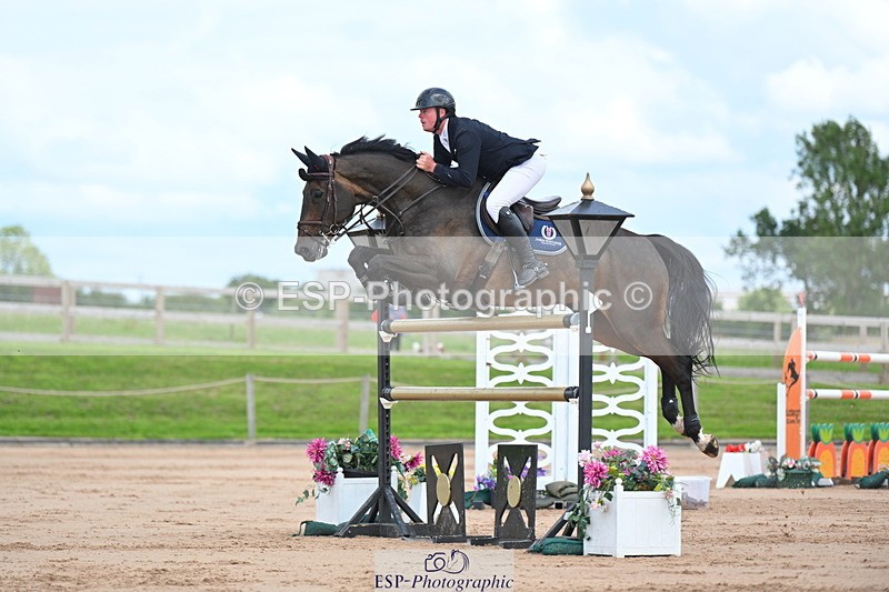 230721A-153633-07335 - Cls 10, 2 Star Big 1.45m Start to break