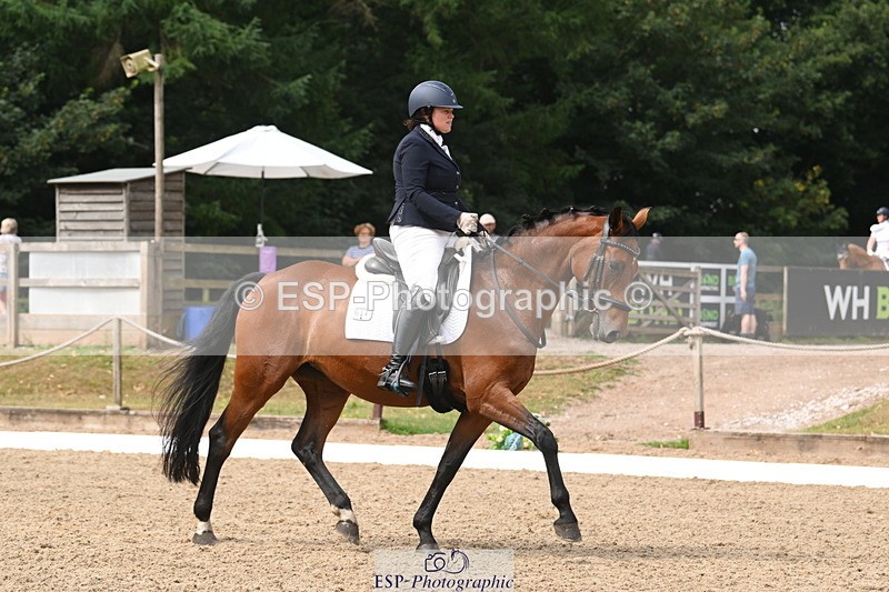 250719A-104914-04037 - 134-Carly.Moore-Taylors.Park.De'.Debutant