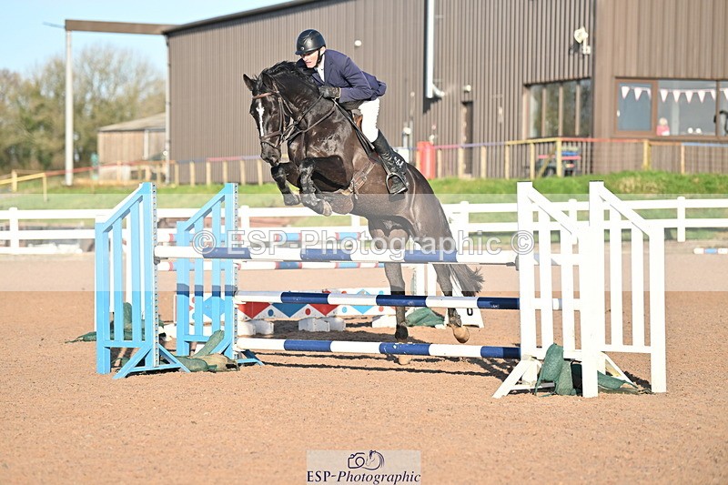 231210A-131821-02546 - Cls 20 Newcomers & 1.10m Open