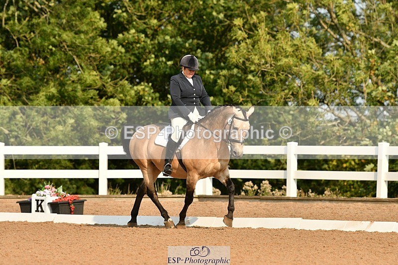 250817-092519-06910 - 082-Sarah.DavisWinston.Classic.Gold