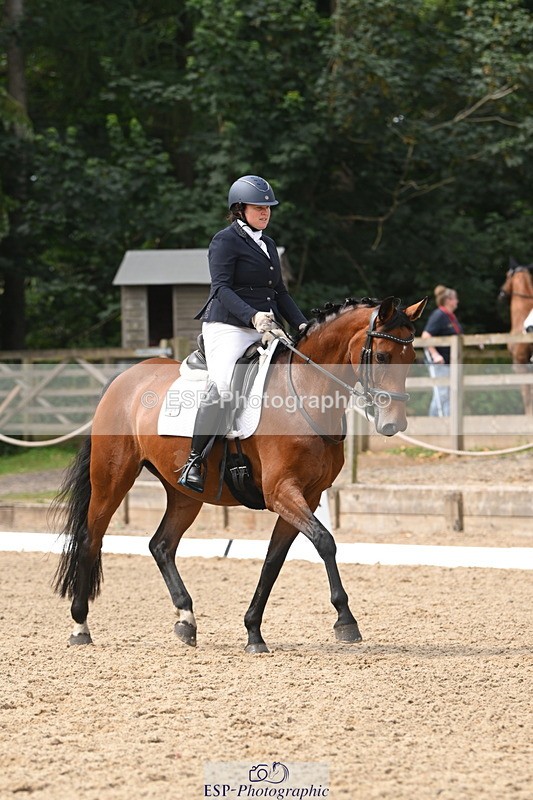 250719A-104911-04035 - 134-Carly.Moore-Taylors.Park.De'.Debutant